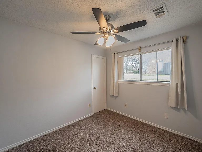 2800 Keller Springs Rd #10 — Photo 12