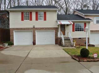 17 Cobblestone Ln, Huntington, WV 25705