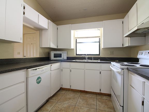 4th image of 770 Highland Gardens Ln
