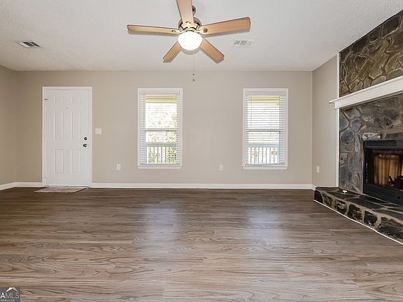 2nd image of 105 Vesta Ct