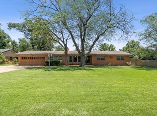 1210 Amarillo St, Plainview, TX 79072