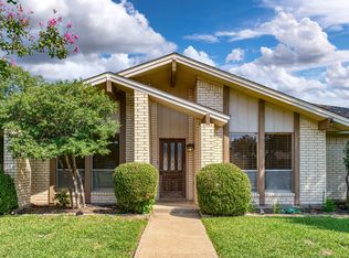 2121 Stone Creek Dr, Plano, TX 75075