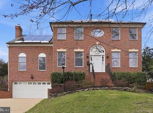 5509 10th St N, Arlington, VA 22205