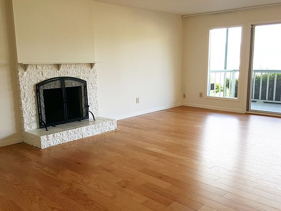 2nd image of 21 Marinero Cir APT 203