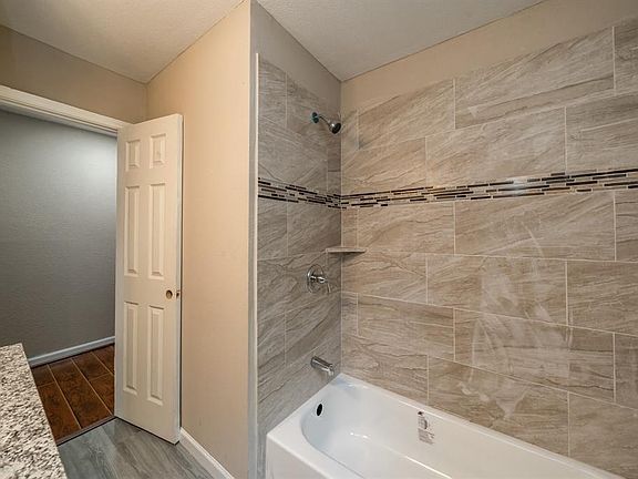 5th image of 10530 Sierra Dr