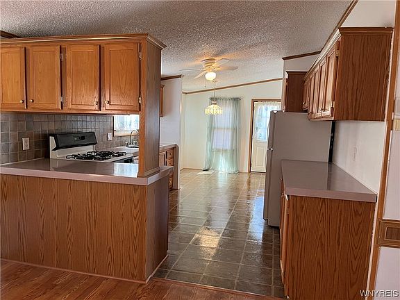 3rd image of 1123 Lockwood Dr
