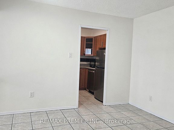 5th image of 5 San Romano Way #705