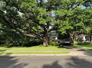 8219 Chadbourne Rd, Dallas, TX 75209