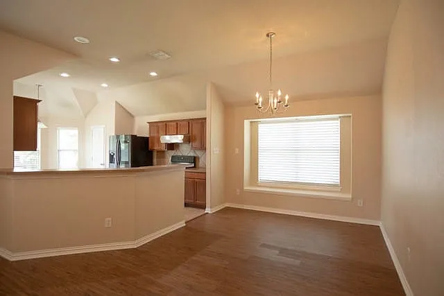 8000 Raintree Dr — Photo 2