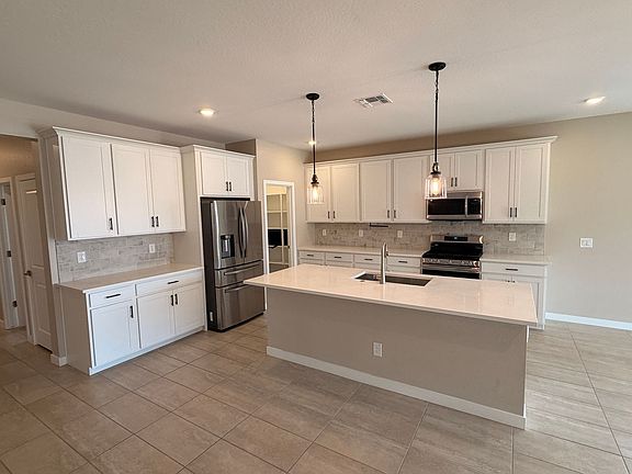 3rd image of 3463 S 175th Dr