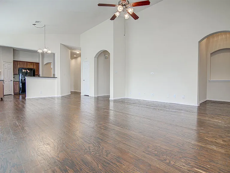 1610 Greenside Dr — Photo 8