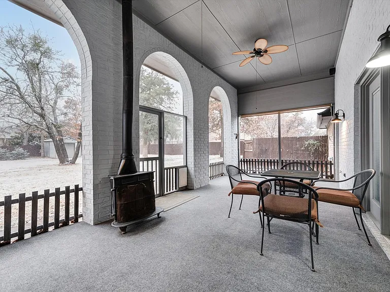 2420 Fawkes Ln — Photo 44