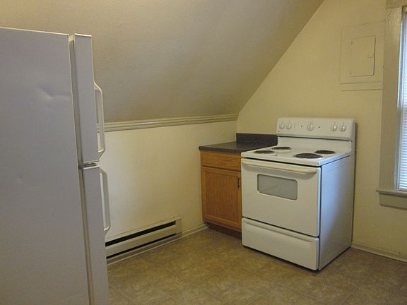 2nd image of 832 Columbia Ave #2A