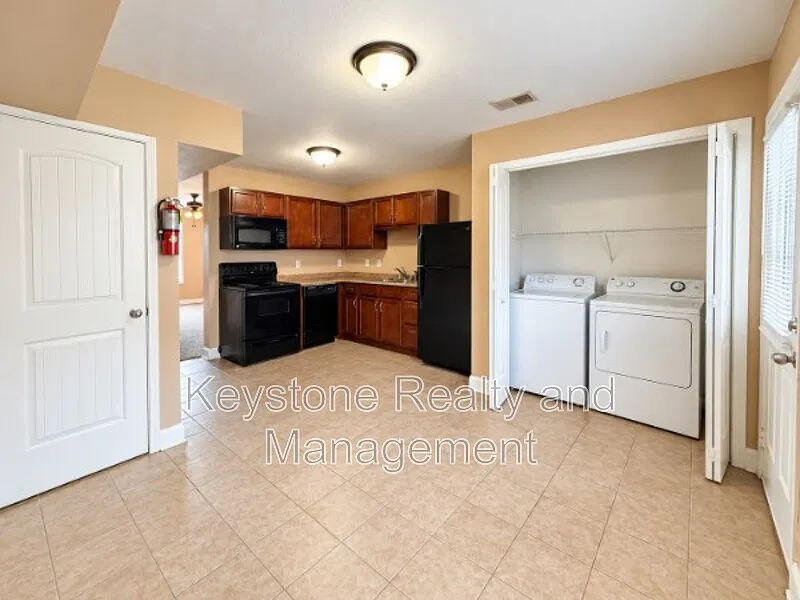 2296 McCormick Ln — Photo 4