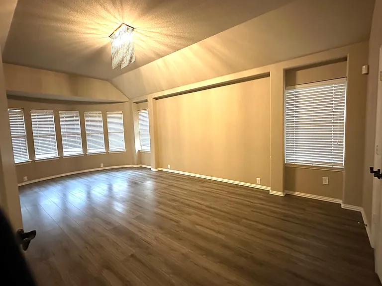 7255 Rueda — Photo 8