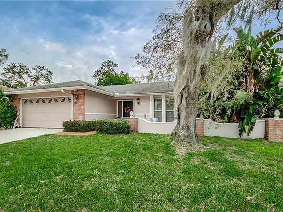 3rd image of 922 Winding Oaks Dr