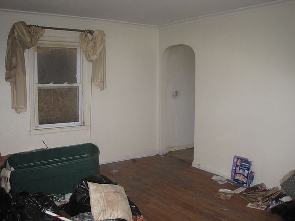 2nd image of 7337 Bellefontaine Ave