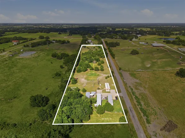 9355 Little Rocky Rd, Brenham, TX 77833