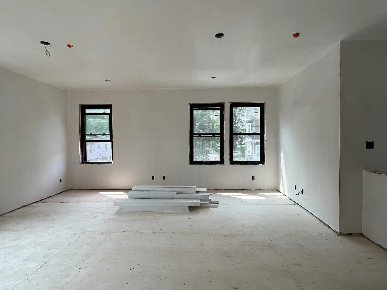 3 bed, $4,250 — Photo 3