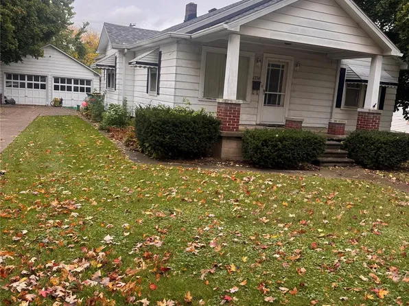 1354 S Riverside Ave, Saint Clair, MI 48079