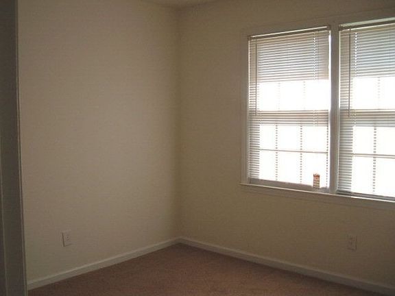 5th image of 92 Breezy Hill Dr
