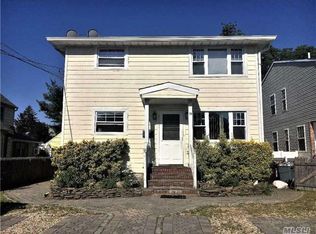 15 Boxwood Rd, Port Washington, NY 11050