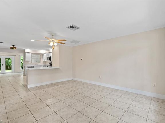 3rd image of 2437 Sunset AVE