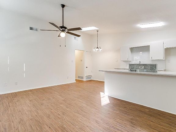 5th image of 1826 Fairmount Ave