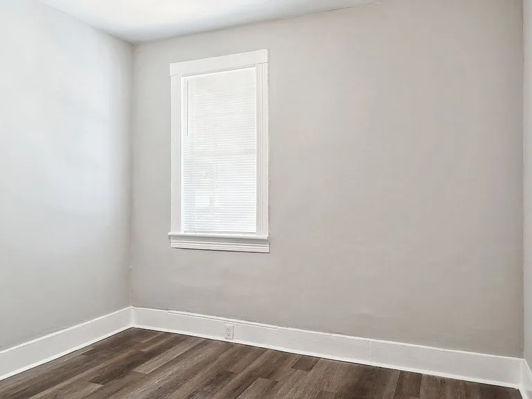 504 West 48th Street — Photo 8