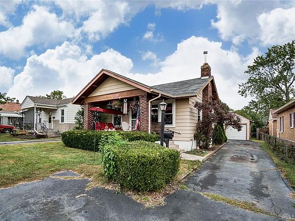 3rd image of 2142 Moreland Ave