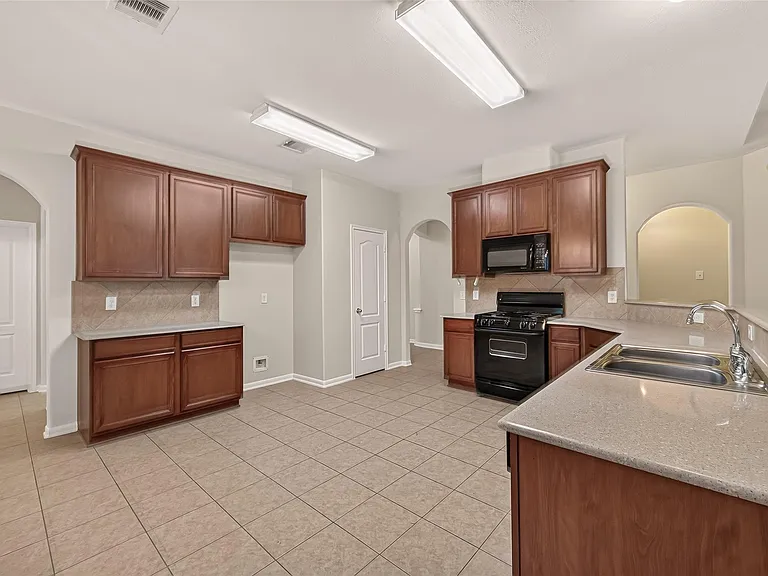 4823 Grand Chateau Ln — Photo 17