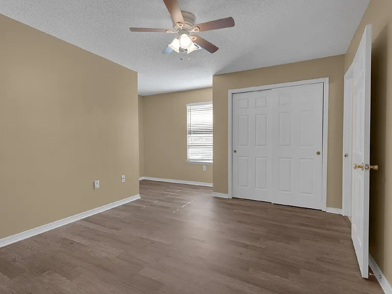2125 Tom St — Photo 17
