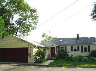 73 Greenlake Dr, Greenville, RI 02828