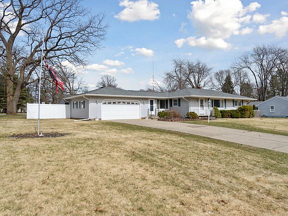 2nd image of 1524 Kensington Dr