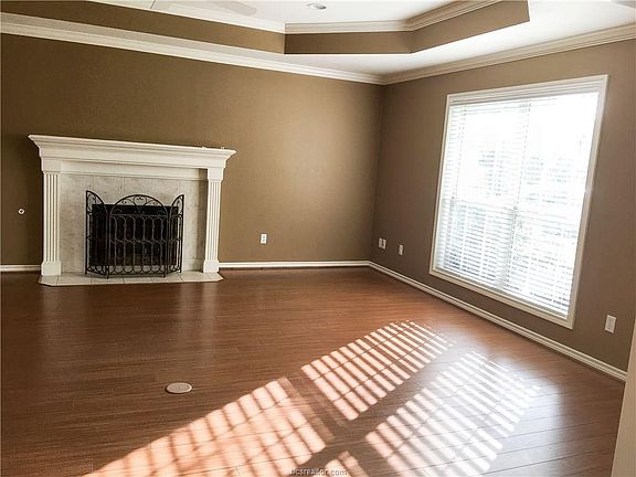 2nd image of 341 Landsburg Ln
