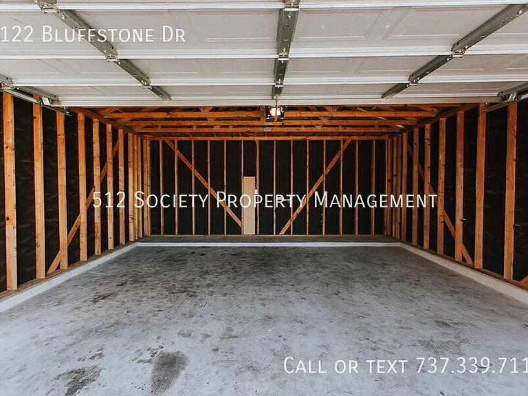 2122 Bluffstone Dr — Photo 31