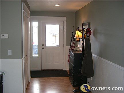 Entryway with closet