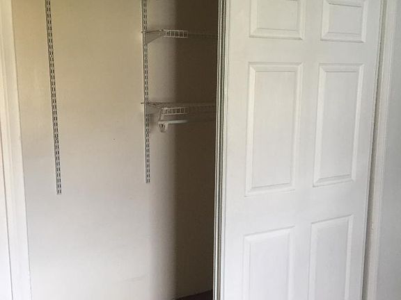 5th image of 1580 E Marshall Blvd