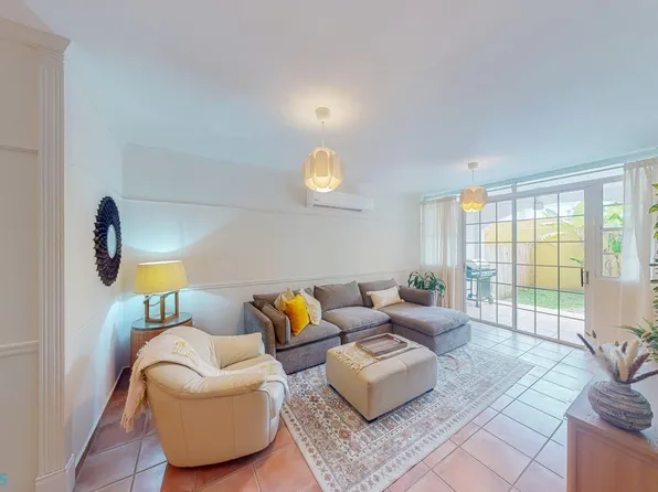F Royal Palm 102, Vega Alta, PR 00692
