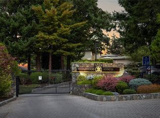 2829 Arbutus Rd #109, Saanich, BC V8N5X5