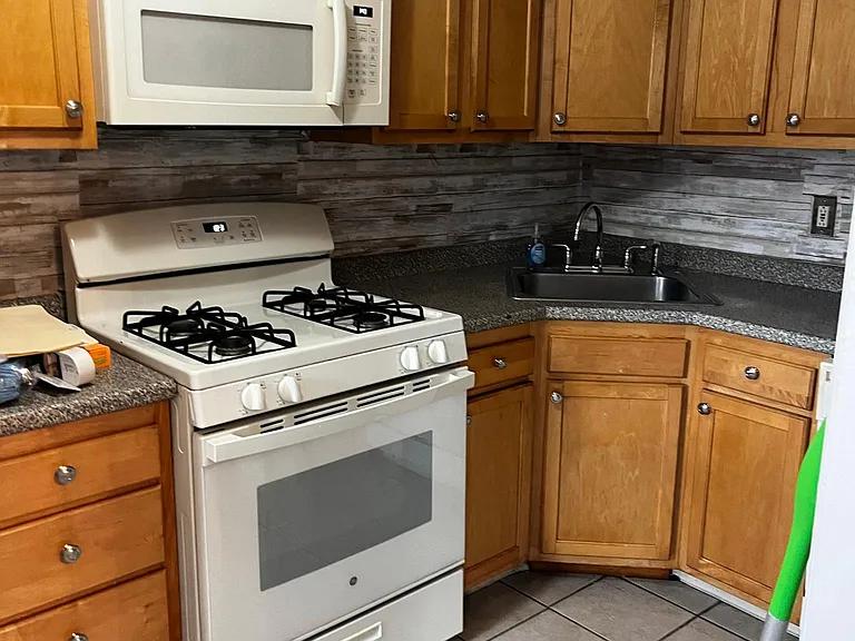 214 Cambridge Rd — Photo 7