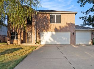 112 Thoroughbred Dr, Krum, TX 76249