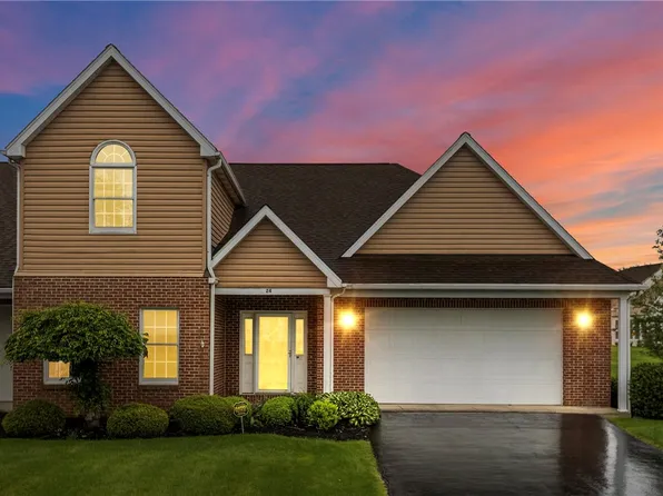 24 Manor Dr, Grove City, PA 16127