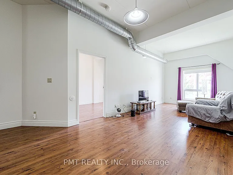 150 Colborne St #208 — Photo 7