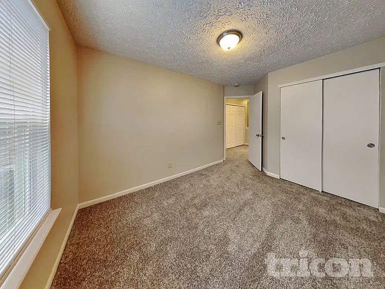 4468 Connaught East Dr — Photo 13