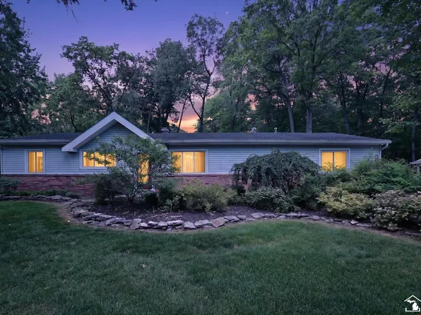 2854 Thunderbird Trl, Lambertville, MI 48144