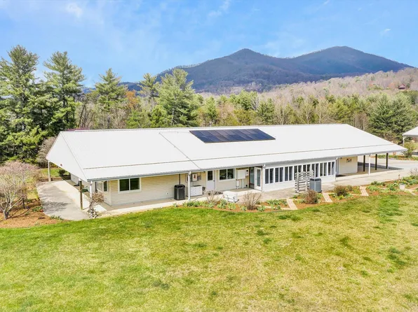 211 Spruce Ln, Callaway, VA 24067