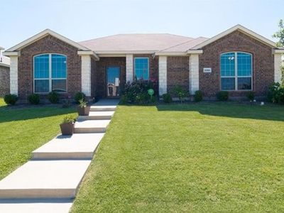 2100 Stonewood Dr, Lancaster, TX, 75134