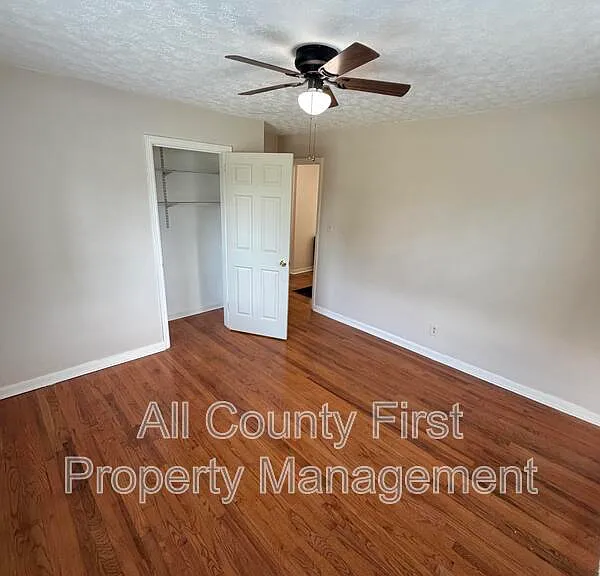 2101 Holly Hill Dr — Photo 9