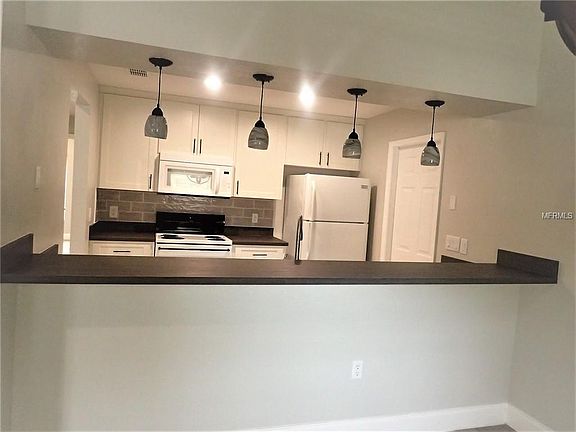 4th image of 4009 E Hanlon St